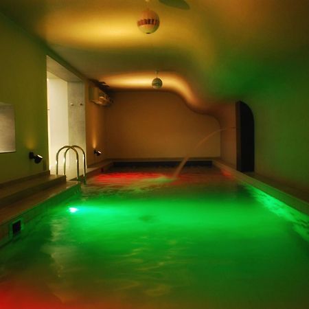 שווידניקה Hotel Fado Spa & Restaurant מראה חיצוני תמונה