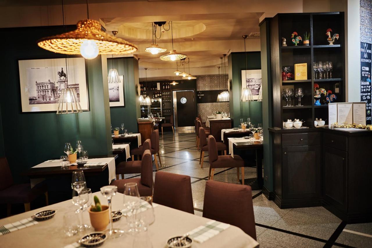 שווידניקה Hotel Fado Spa & Restaurant מראה חיצוני תמונה