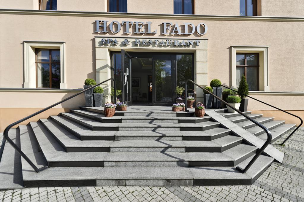 שווידניקה Hotel Fado Spa & Restaurant מראה חיצוני תמונה