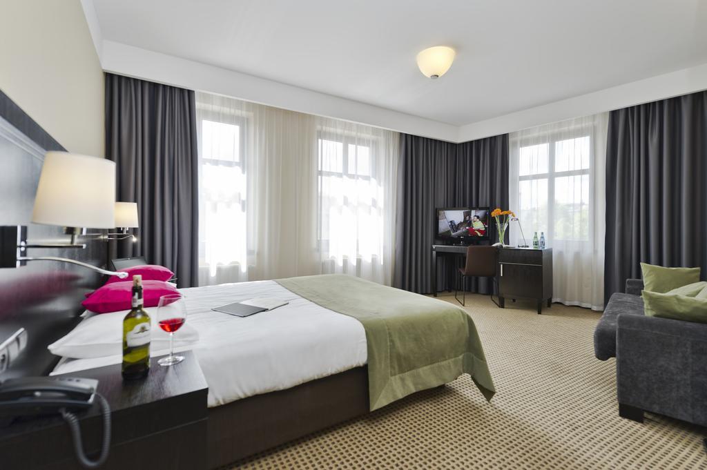 שווידניקה Hotel Fado Spa & Restaurant חדר תמונה