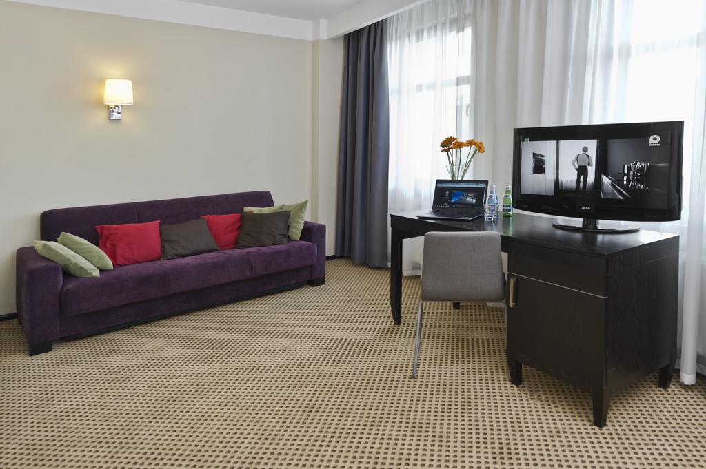 שווידניקה Hotel Fado Spa & Restaurant מראה חיצוני תמונה