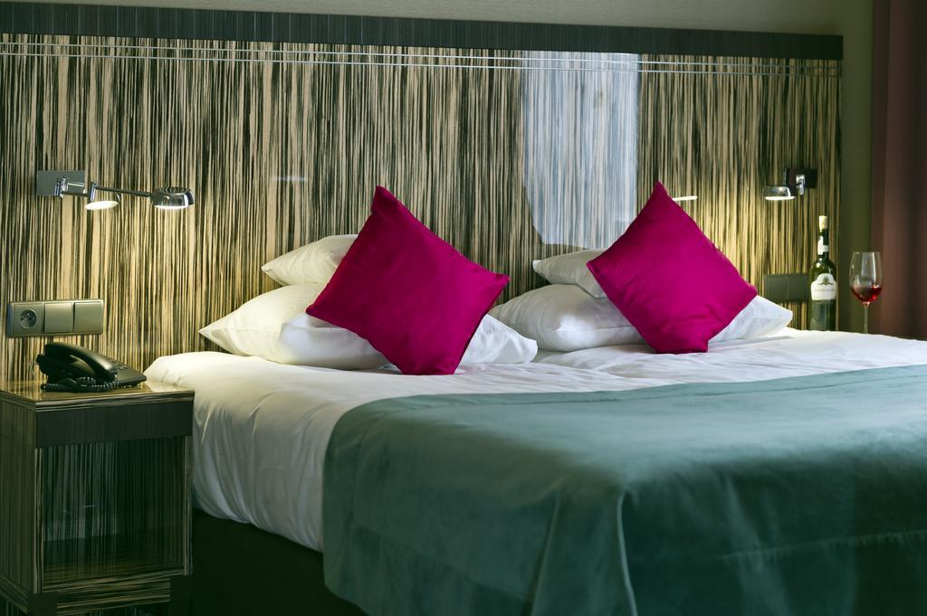 שווידניקה Hotel Fado Spa & Restaurant מראה חיצוני תמונה