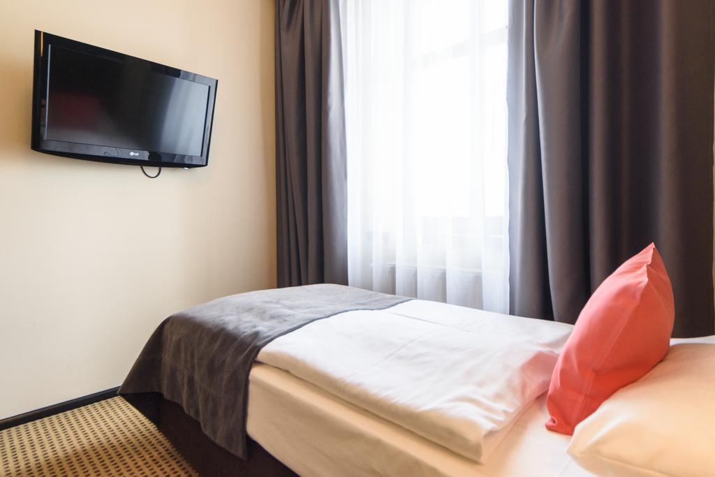 שווידניקה Hotel Fado Spa & Restaurant מראה חיצוני תמונה