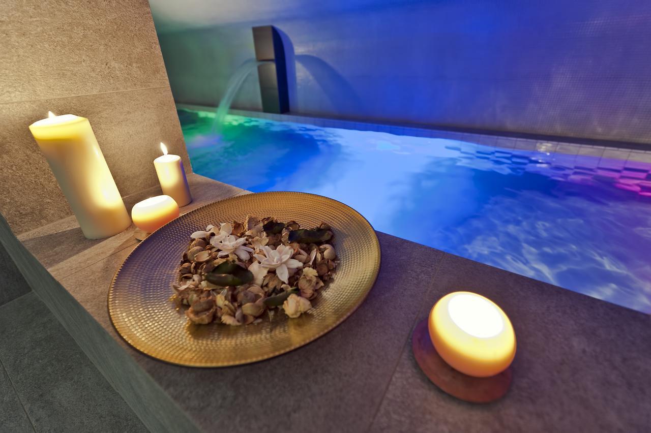 שווידניקה Hotel Fado Spa & Restaurant מראה חיצוני תמונה