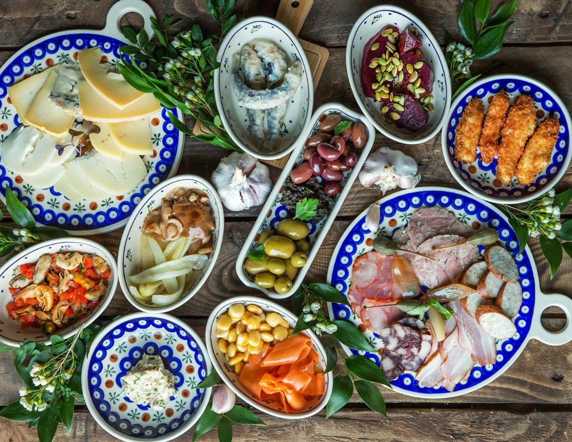 שווידניקה Hotel Fado Spa & Restaurant מראה חיצוני תמונה