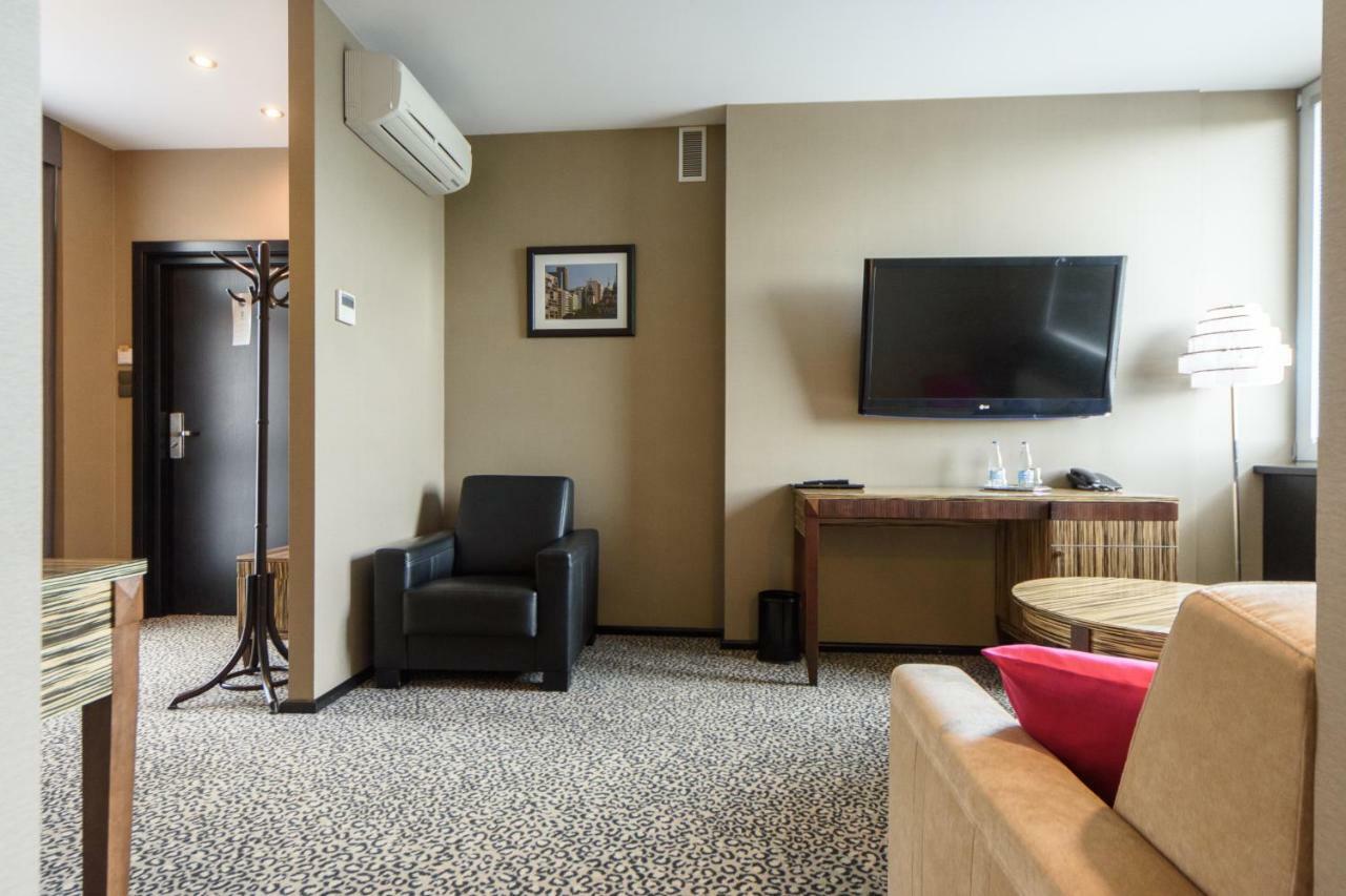 שווידניקה Hotel Fado Spa & Restaurant מראה חיצוני תמונה