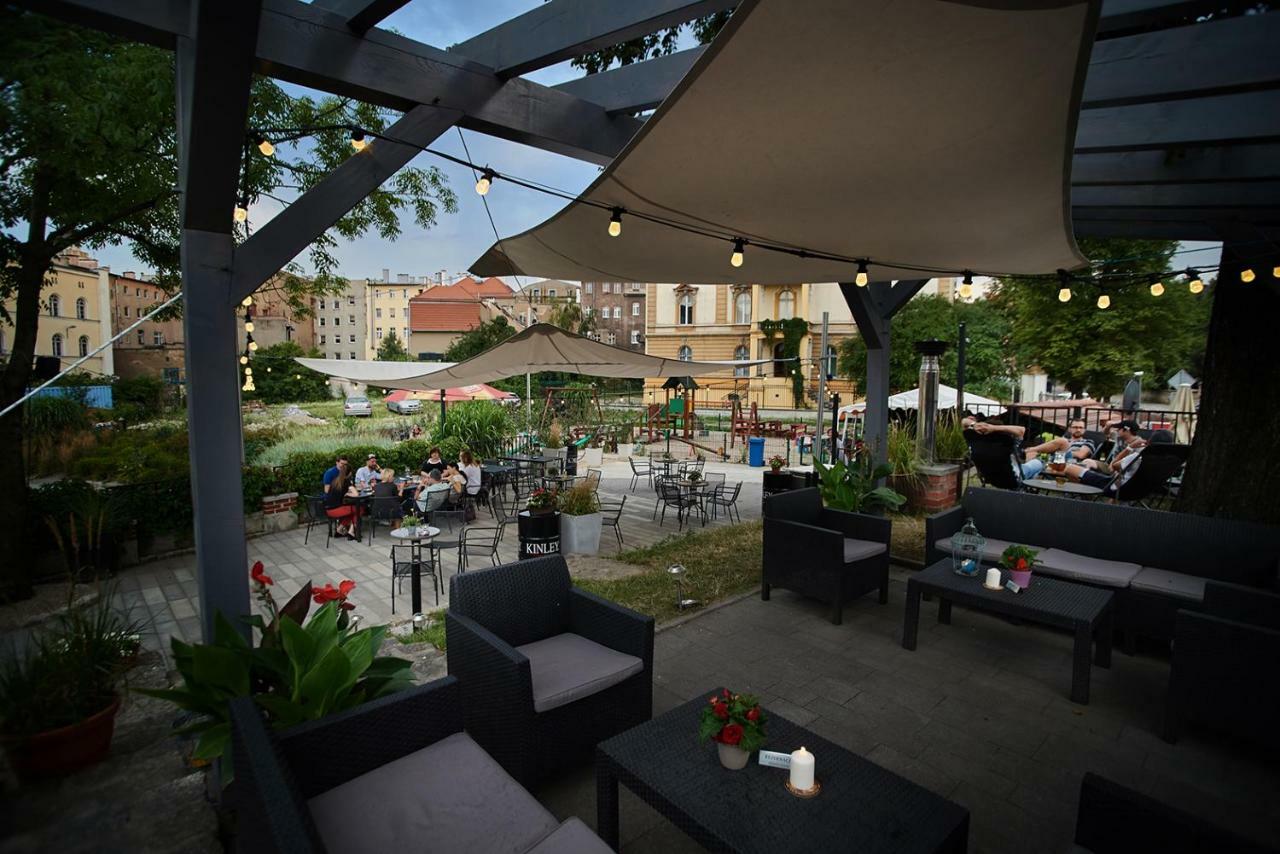 שווידניקה Hotel Fado Spa & Restaurant מראה חיצוני תמונה